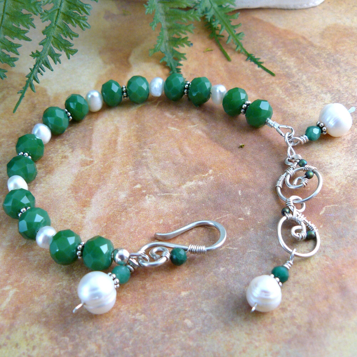 Elegance in Green ~ Faceted Green Crystal and Freshwater Pearl Bead Bracelet