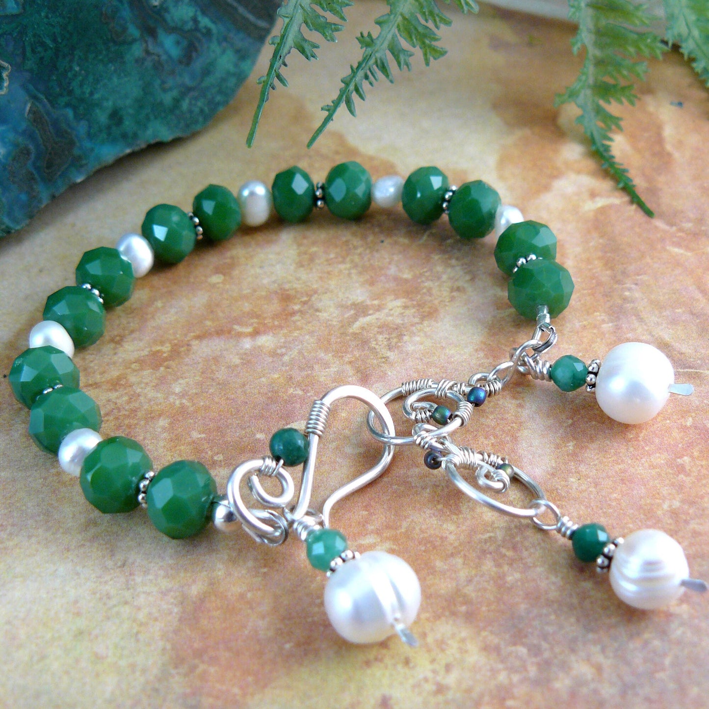 Elegance in Green ~ Faceted Green Crystal and Freshwater Pearl Bead Bracelet