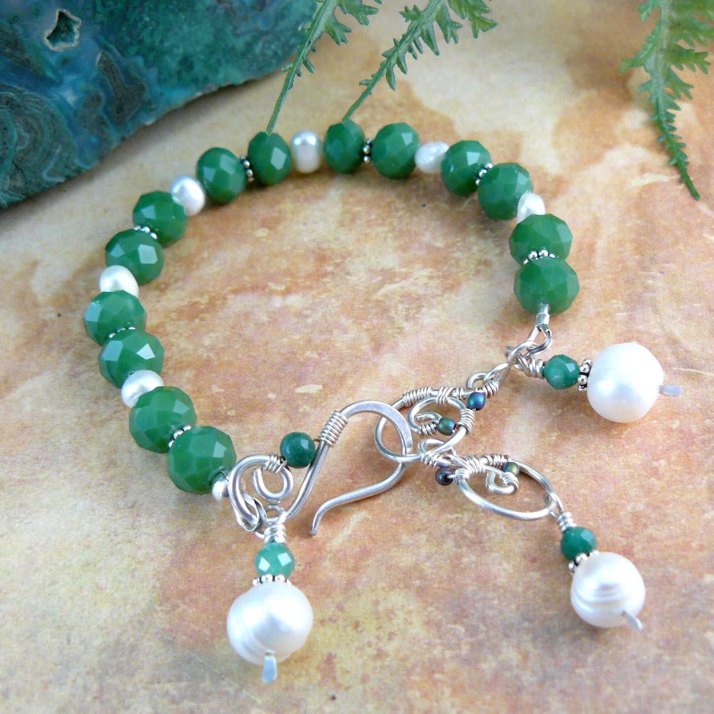 Elegance in Green ~ Faceted Green Crystal and Freshwater Pearl Bead Bracelet