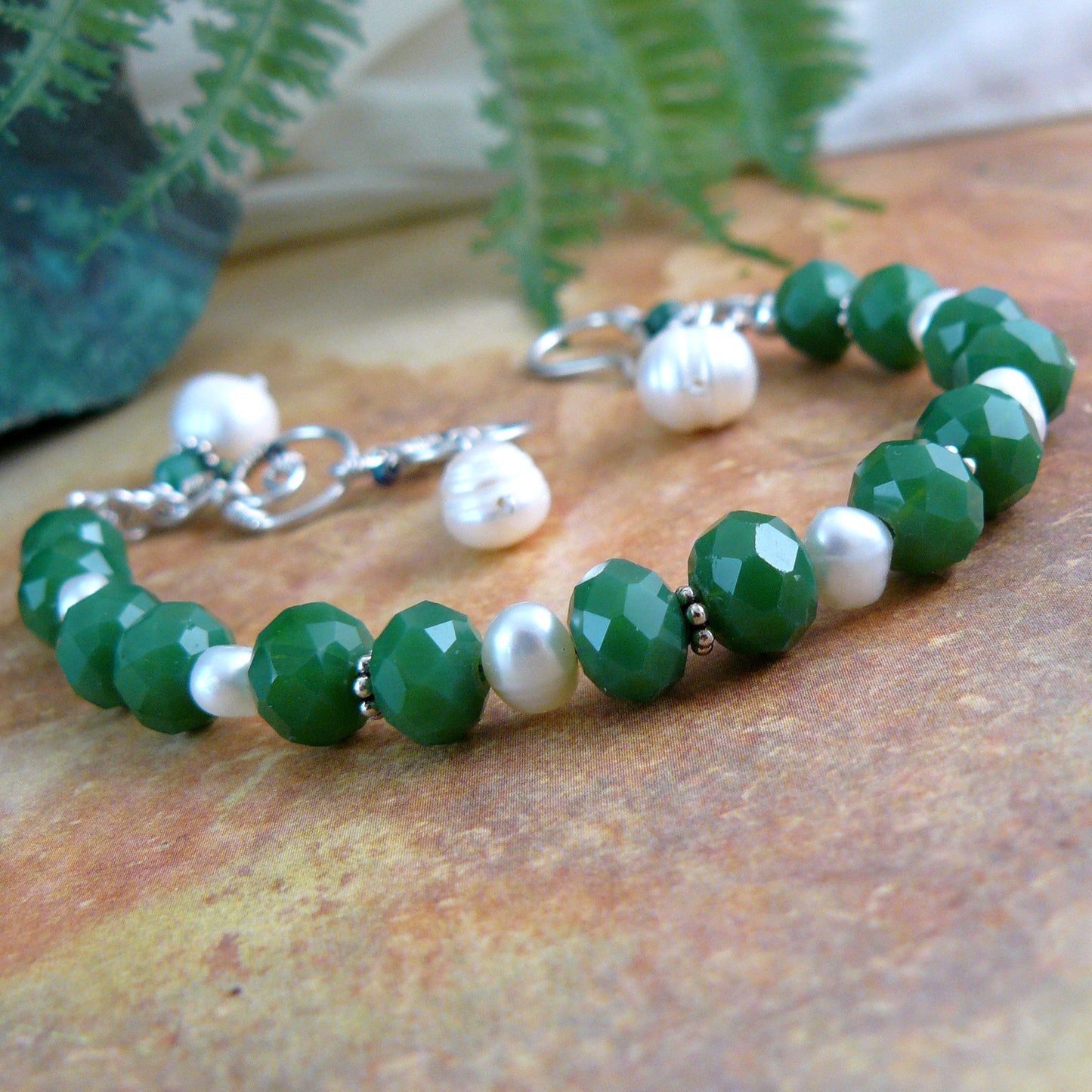 Elegance in Green ~ Faceted Green Crystal and Freshwater Pearl Bead Bracelet