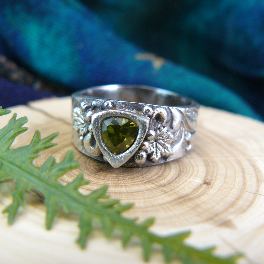 Will O' the Wisp Green Olivine CZ Sterling Silver Metal Clay Ring ~ Size 7